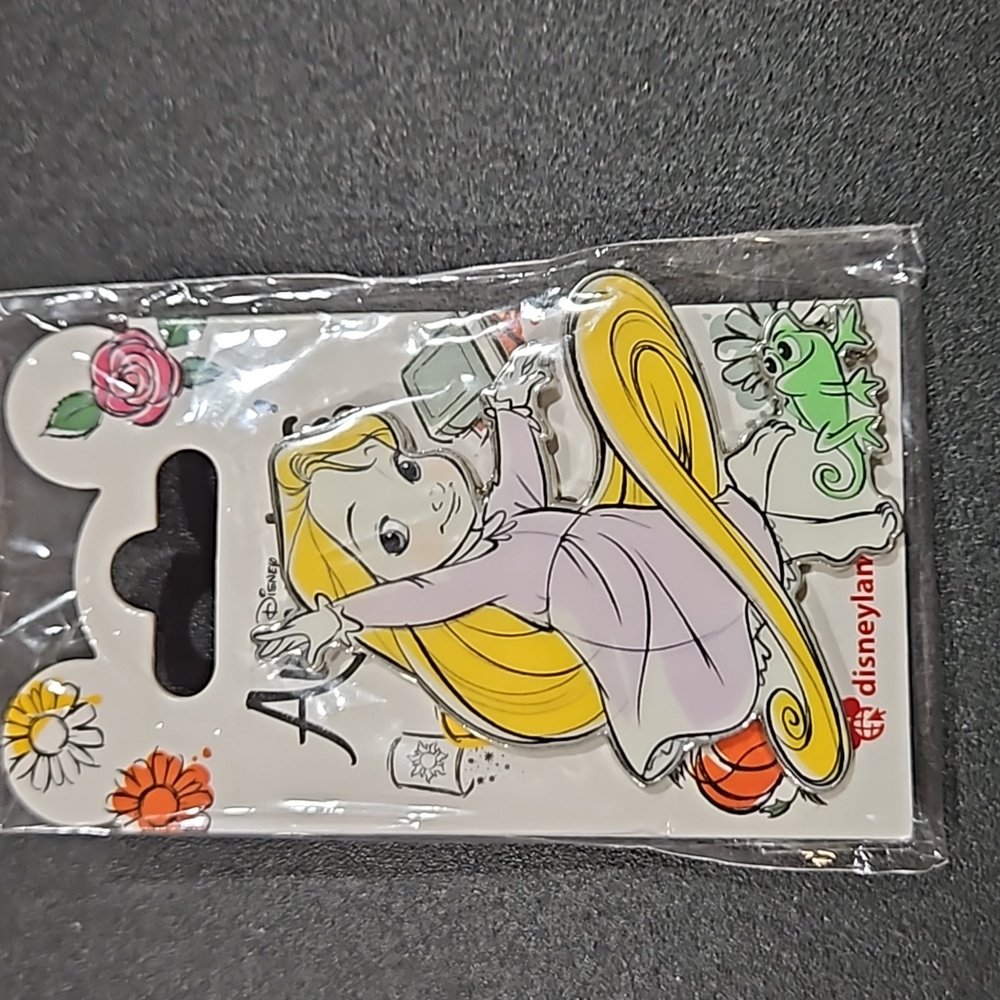Disney pins
